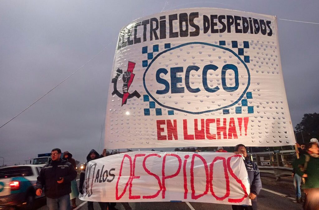 Trabajadores de Industrias Secco cortaron el Camino del Buen Ayre en protesta por despidos