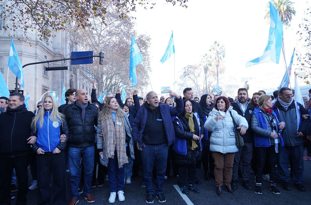 «Con proscripción, no hay democracia»: el grito de La Bancaria en la marcha por Cristina