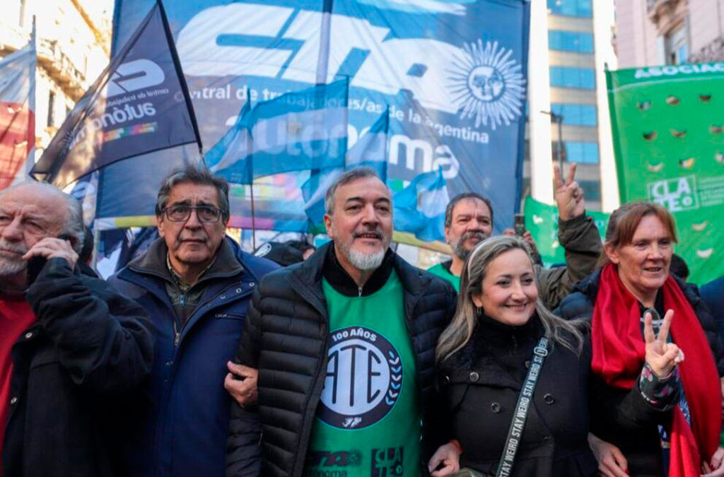 Aguiar encabezó la columna de ATE a Plaza de Mayo: “Hay que aumentar la resistencia y profundizar el plan de lucha”