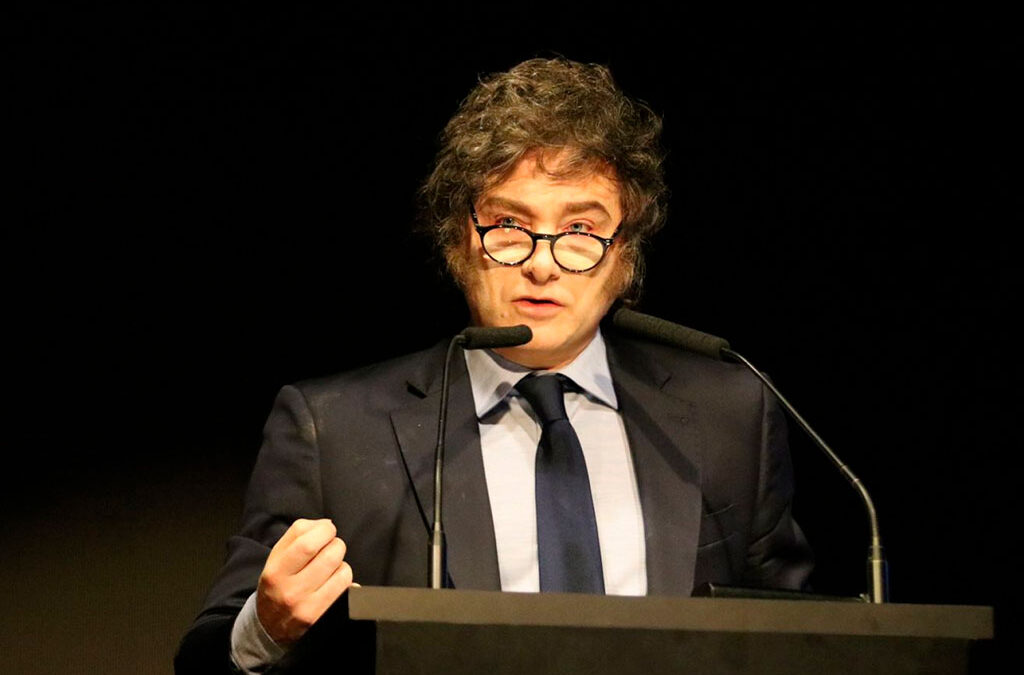 Milei festeja «récord de puestos de trabajo», pero el INDEC muestra un desempleo en alza