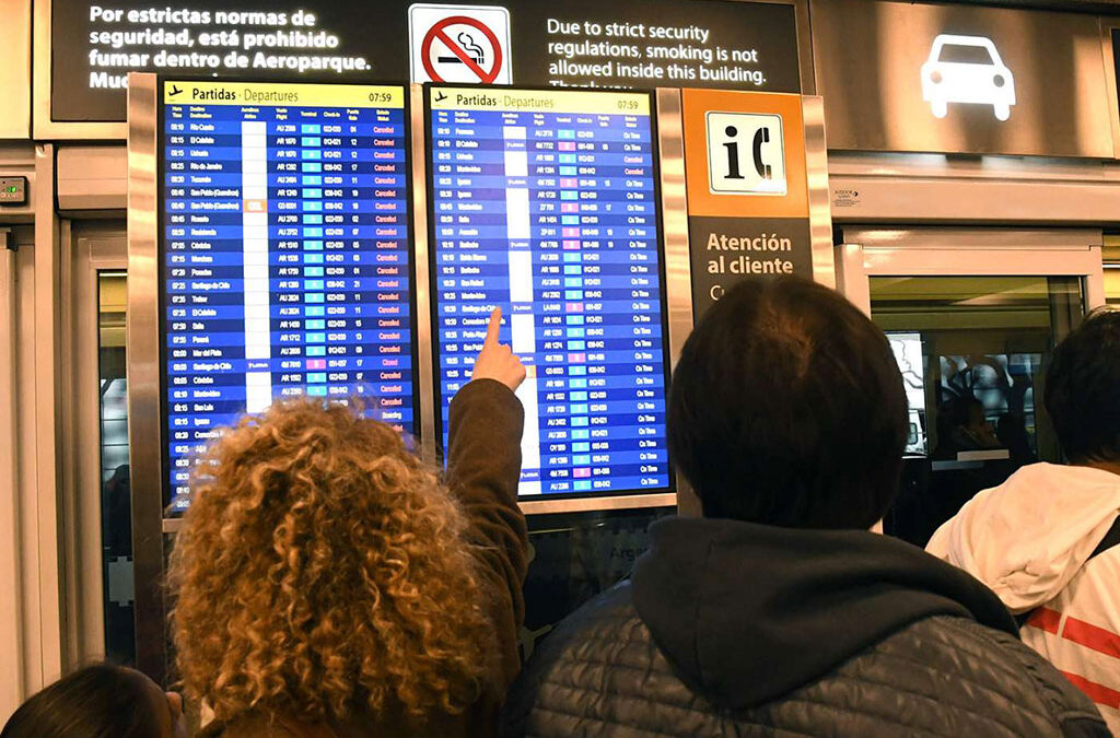 Alerta de Pilotos: advierten por «cientos de cancelaciones» de vuelos en vacaciones de invierno