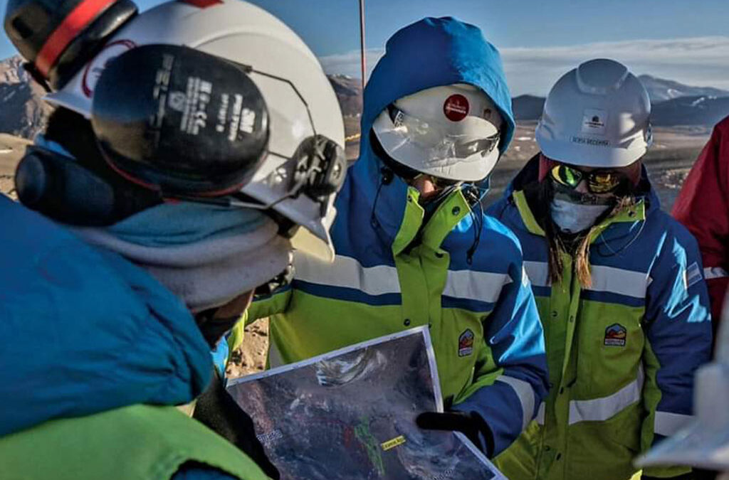 Jerárquicos mineros disparan contra Lundin Mining: denuncian posible contratación de mano de obra chilena en San Juan