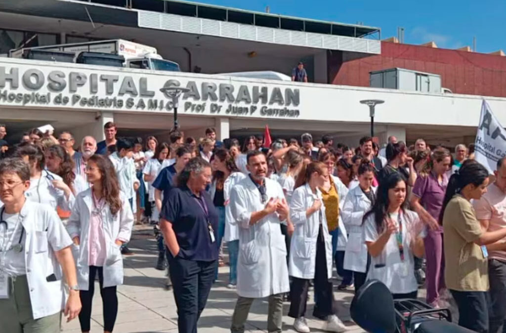 Paro en el Garrahan: Médicos desmienten el aumento y denuncian ajuste y vaciamiento