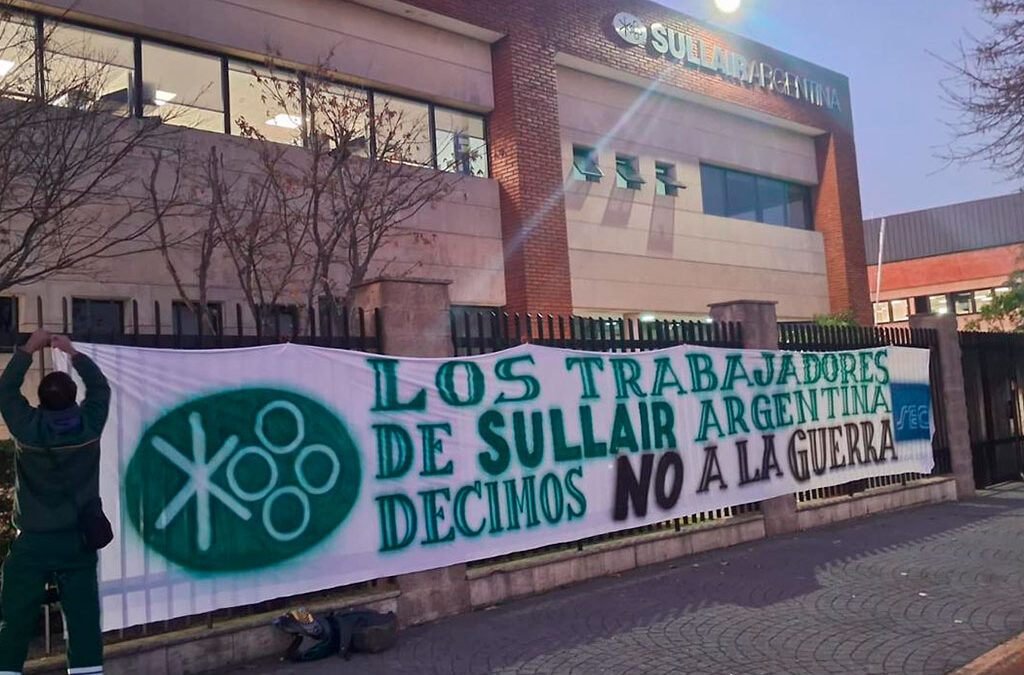 Los trabajadores de la empresa del padre del embajador de Milei en EEUU cuestionaron el alineamiento libertario «detrás de los planes guerreristas»