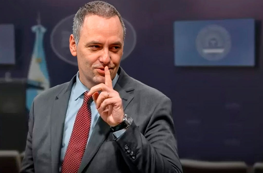 Adorni calificó de «marginal» la suba de la desocupación y dijo que «el salario rinde más»
