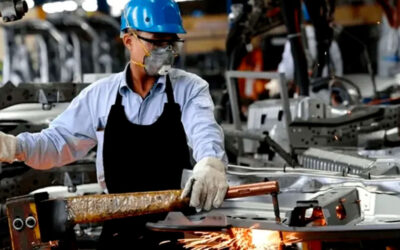 Derrumbe del empleo formal y del salario mínimo: 196.000 puestos perdidos desde noviembre del 2023