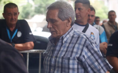 Acuña acuerda subas para trabajadores de estaciones con una cámara, pero otras lo rechazan