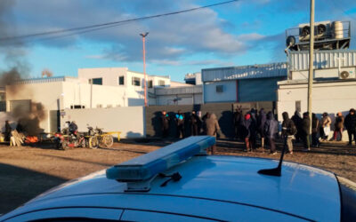 Conflicto en la pesquera Achernar: la empresa denuncia bloqueo sindical «por dar trabajo» pero el Sindicato de Alimentación acusa precarización laboral