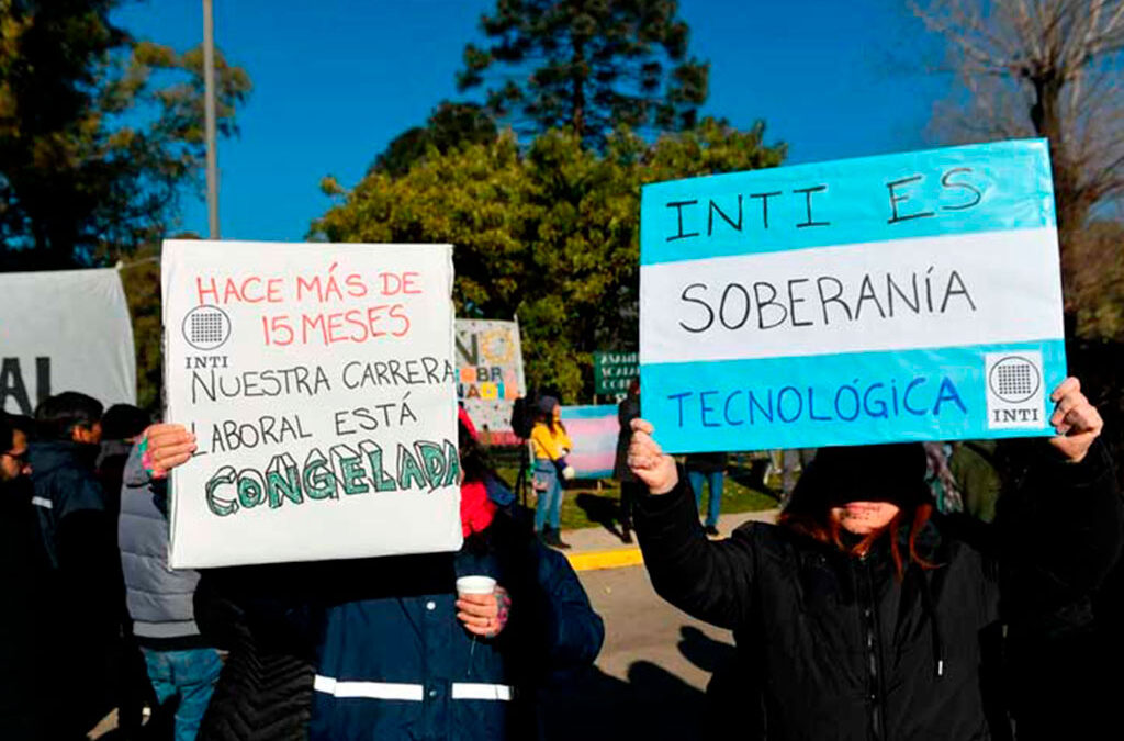 Protesta en el INTI en Buenos Aires: efectivos de la Policía detuvieron a dos trabajadoras e hirieron a otros