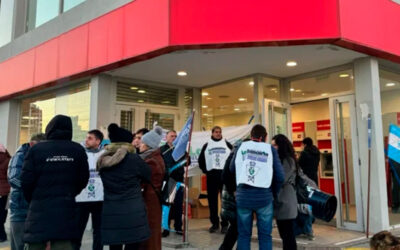 Los trabajadores bancarios de Comodoro, en alerta por los despidos: «Todos están achicando»