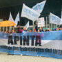 Trabajadores del INTA se movilizaron al Ministerio de Desregulación y al Congreso en defensa del organismo