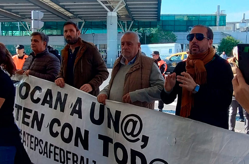 Gremios aeronáuticos movilizan a Aeroparque por la «situación crítica» de la aviación comercial