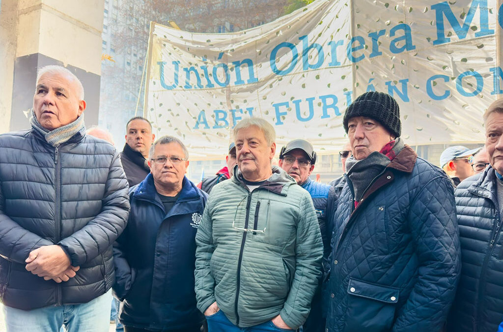 UOM se plantó en Trabajo: masiva movilización por la paritaria y lanzó una dura advertencia