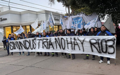 Con respaldo de los gremios industriales, químicos volvieron a las calles por el empleo en la Petroquímica Río Tercero