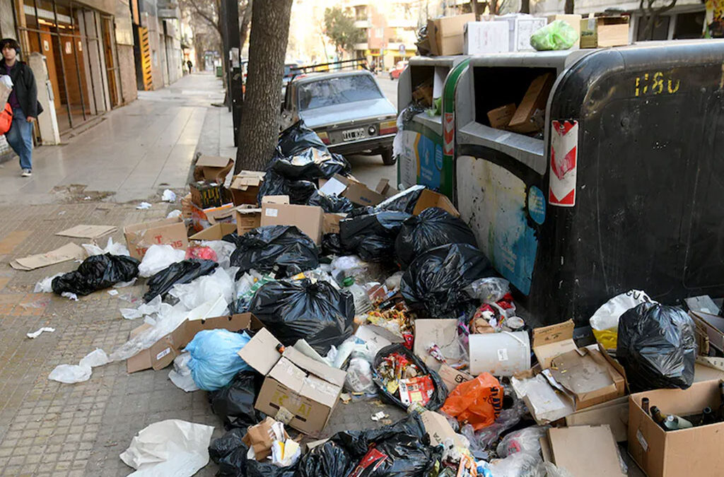 Conflicto con la basura: Trabajo dispuso un inspección en Piedras Blancas y a las bases de las empresas recolectoras