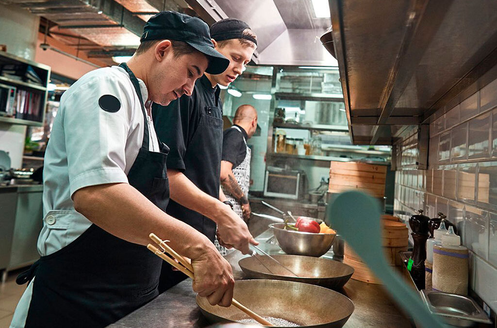 Ya cerraron más de 100 restaurantes en todo el país: «En 2001 la crisis fue corta, luego vino el turismo y ayudó a reactivar. Hoy no hay turistas de ningún tipo»