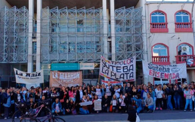 Docentes bonaerenses movilizan al Ministerio de Trabajo para presionar por aumentos en la paritaria
