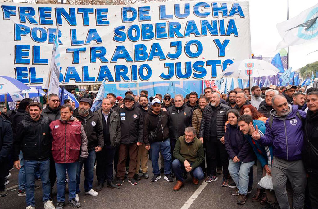 El nuevo Frente Sindical de Lucha marchó por San Cayetano y advirtió al Gobierno por el «descontento popular»