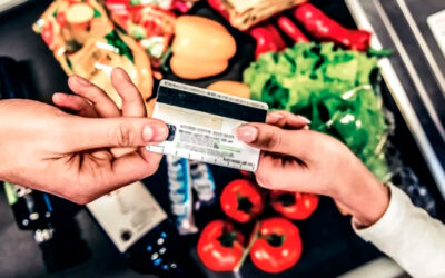Crece el endeudamiento para comer: casi la mitad de los argentinos paga el súper con tarjeta de crédito