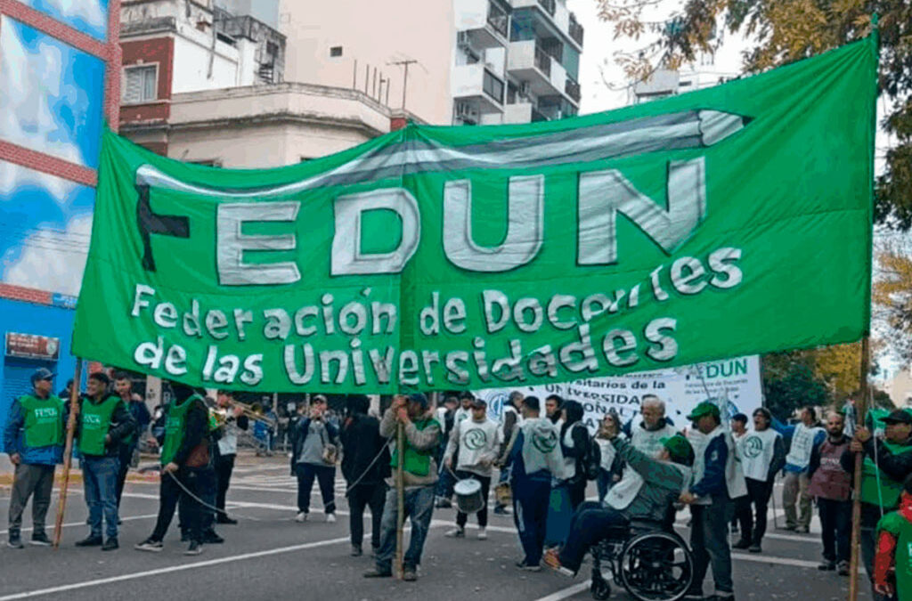 Paro de docentes universitarios, tras el anuncio de Milei de que vetará otra vez la financiación