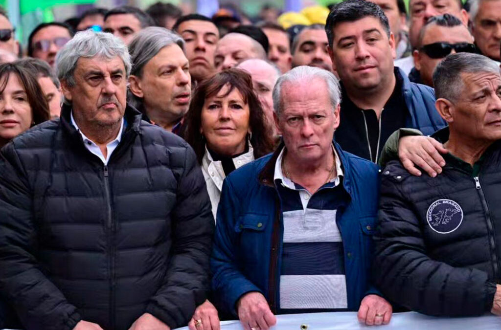 Andrés Rodríguez disparó un dardo directo a la Rosada: «El ajuste está marcando la destrucción de la Argentina»