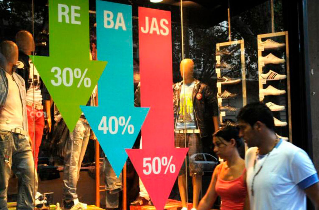 En julio las ventas minoristas acumularon tres meses de caídas