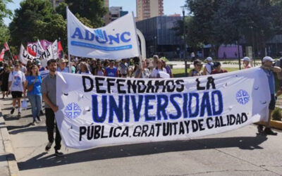 Los docentes universitarios desmintieron el aumento informado por el Gobierno: «Lo único nuevo es un bono de 25 mil pesos por única vez»