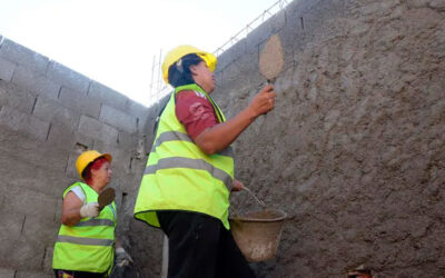 Firman convenios laborales para incorporar mujeres al sector de la construcción de Córdoba