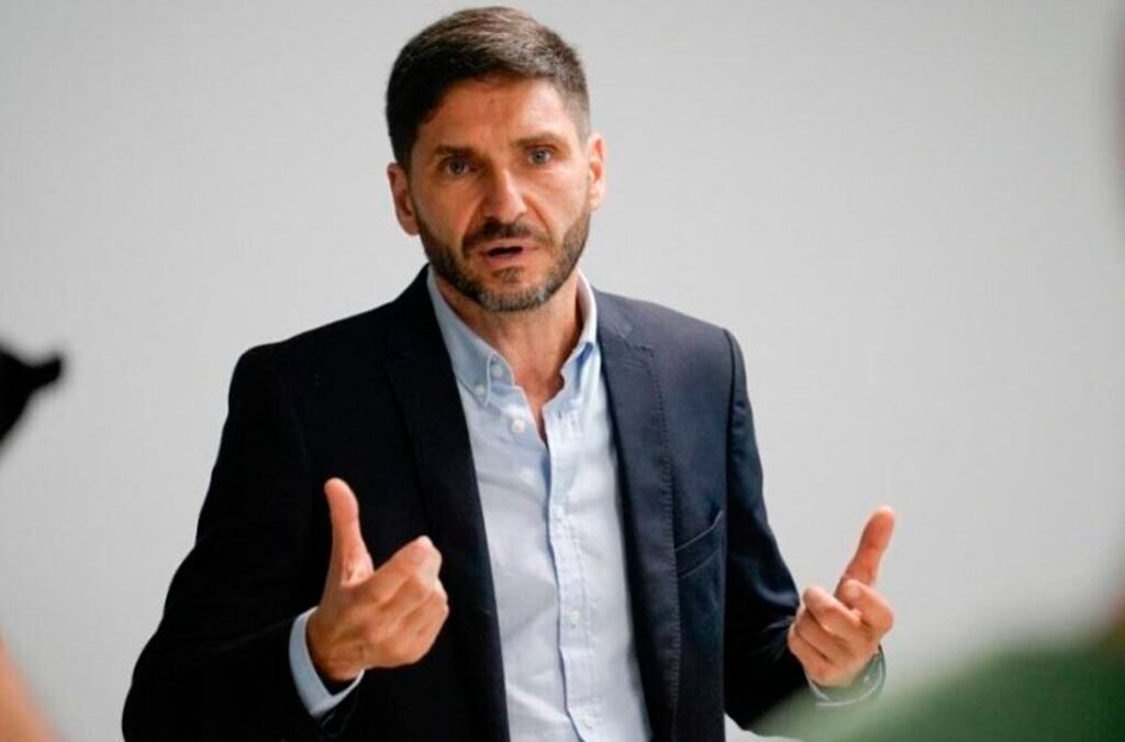 Santa Fe: Pullaro, ante el riesgo de paros docentes en el medio de la campaña