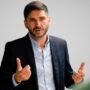 Santa Fe: Pullaro, ante el riesgo de paros docentes en el medio de la campaña