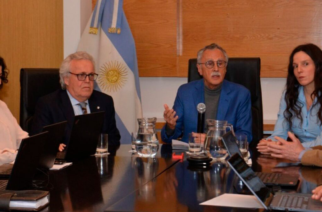 El Gobierno declaró en crisis a otras dos obras sociales y recrudece la tensión con los sindicatos
