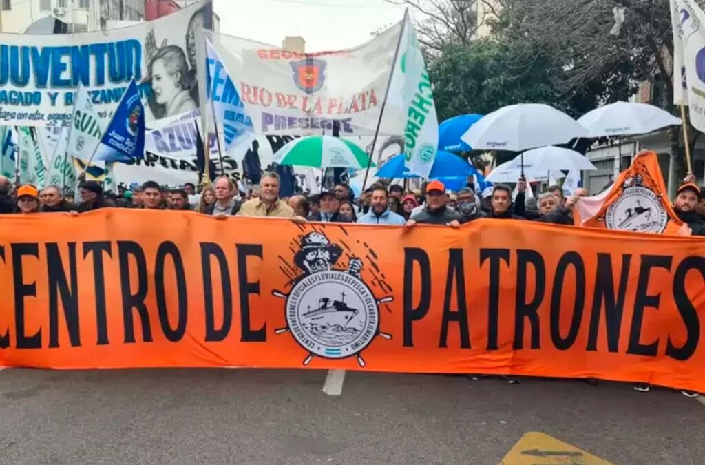 Marítimos celebraron el rechazo del Congreso al DNU de Milei que desregulaba la Marina Mercante
