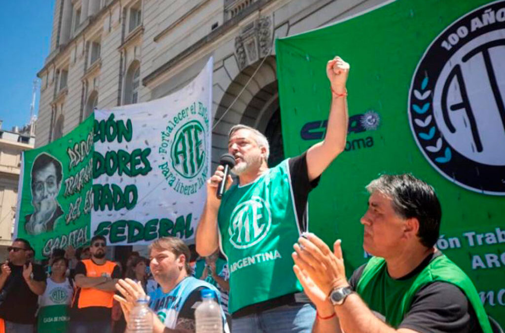 El Gobierno desafía al Congreso y la Justicia: 367 trabajadores pasados a disponibilidad