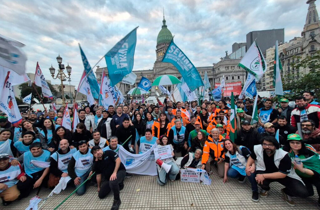 Gremios de Vialidad Nacional celebraron la derogación del DNU de Milei y adelantan que “la lucha no terminó”