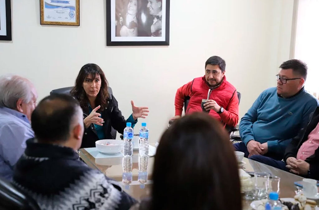 Natalia de la Sota le rompe el frente gremial a Schiaretti y Llaryora y se lleva el acompañamiento de los sindicatos más importantes