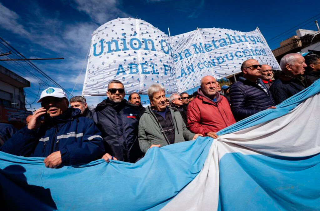 La UOM se movilizó por despidos en Ternium y Furlán apuntó contra Rocca: “Tarde o temprano va a tener que pagar salarios dignos”