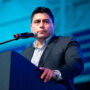 Escándalo en Santa Cruz: Gobernador Vidal castiga a gremio docente con multa récord de $13 mil millones por desafiar conciliación obligatoria