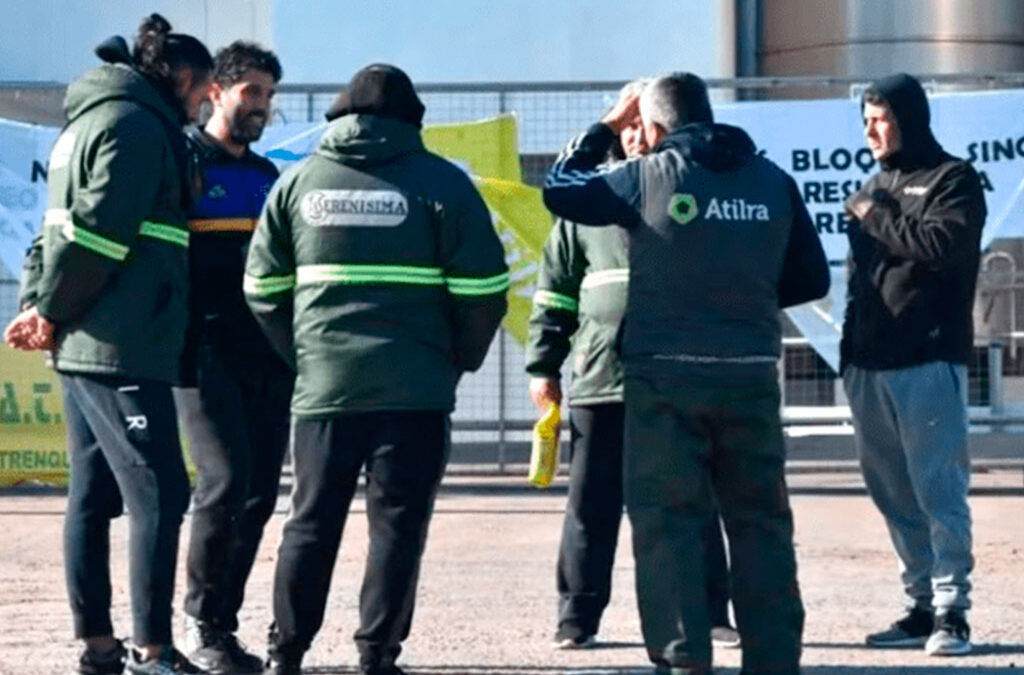 Avanza la criminalización de la protesta: la Justicia porteña indagó y procesó a 8 dirigentes de ATILRA por bloqueo a Lácteos Vidal