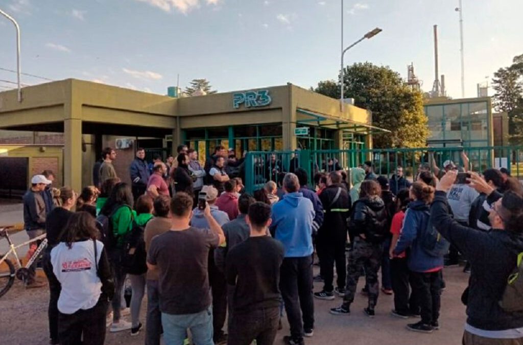Petroquímica Río Tercero: Químicos denuncian «lock out patronal» y que la empresa se retiró de la negociación