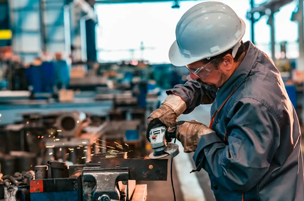 Crisis en la industria: El 43% de las empresas reporta caída de ventas y aumenta la preocupación por los despidos