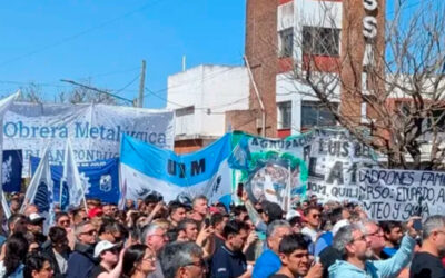 La UOM marchó en Firmat por la reapertura de Vassalli: «Es una situación muy angustiante, no solo para los trabajadores sino para todo el pueblo»
