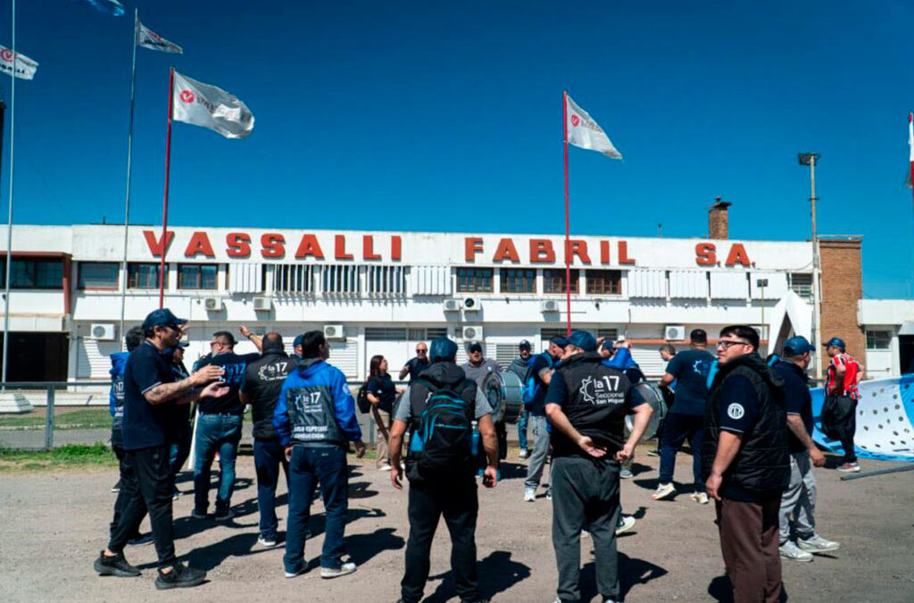 La UOM marchó por la crisis en Vassalli y crecen los conflictos en el sector por el impacto de las importaciones