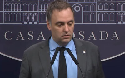 Aguiar cruzó a Adorni: «¿En serio vuelven a amenazar con despidos masivos en el Estado?»