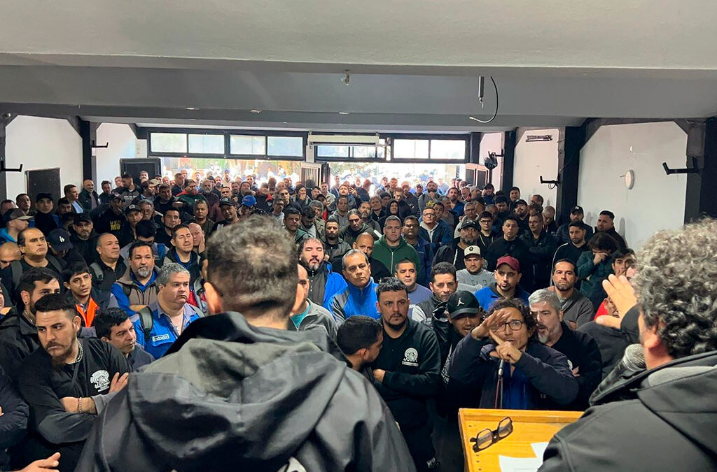 El SUTNA rechazó la propuesta de rebaja salarial de las empresas del neumático, anunció nuevas medidas de fuerza y se espesa la situación en el sector