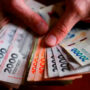 Los salarios registrados subieron 2,2% en julio y le ganaron a la inflación, según el Indec
