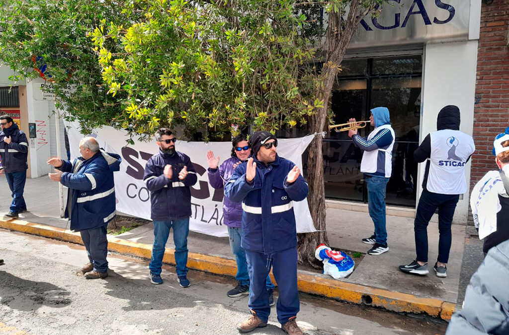 Trabajadores del gas se manifestaron en ENARGAS Mar del Plata y anuncian movilización a Capital Federal