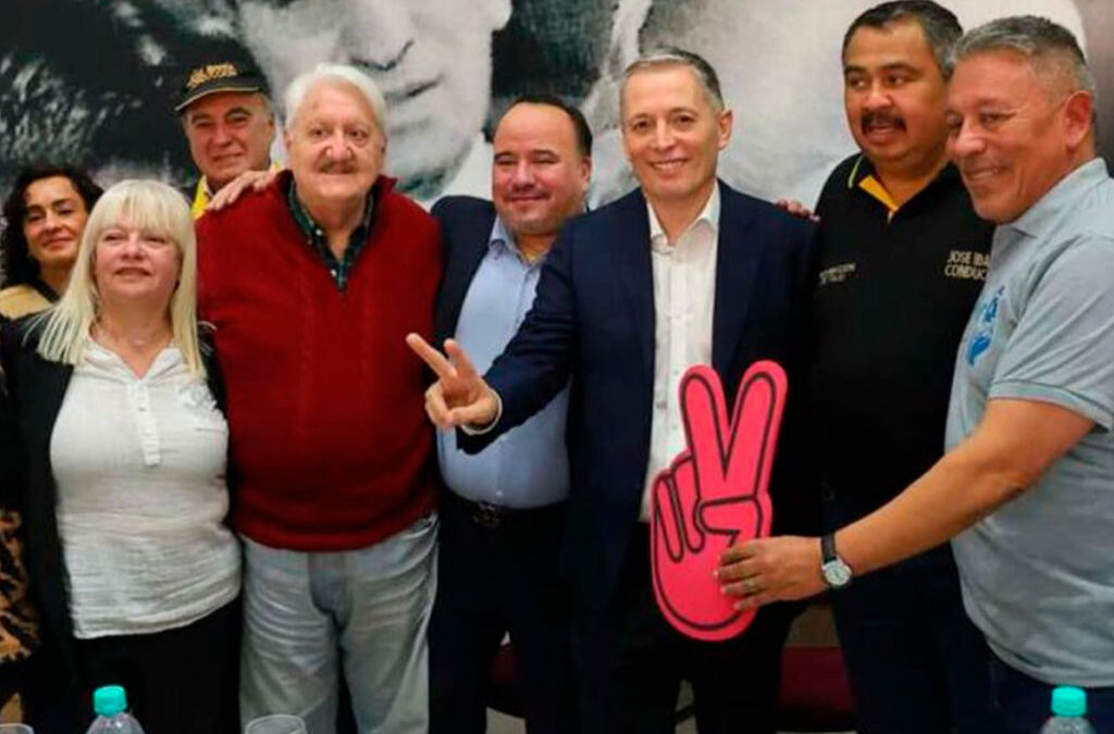 Actualidad. Elecciones: las 62 Organizaciones respaldaron al candidato bonaerense que rompió con el PJ