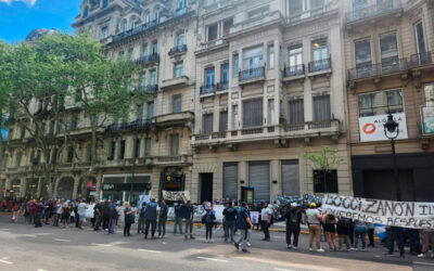 Crisis en la industria: Ceramistas se movilizaron a la UIA contra despidos y recortes salariales