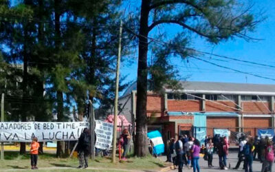 Crisis en la industria: Trabajadores de la colchonera BedTime de Tortuguitas en huelga por 16 despidos