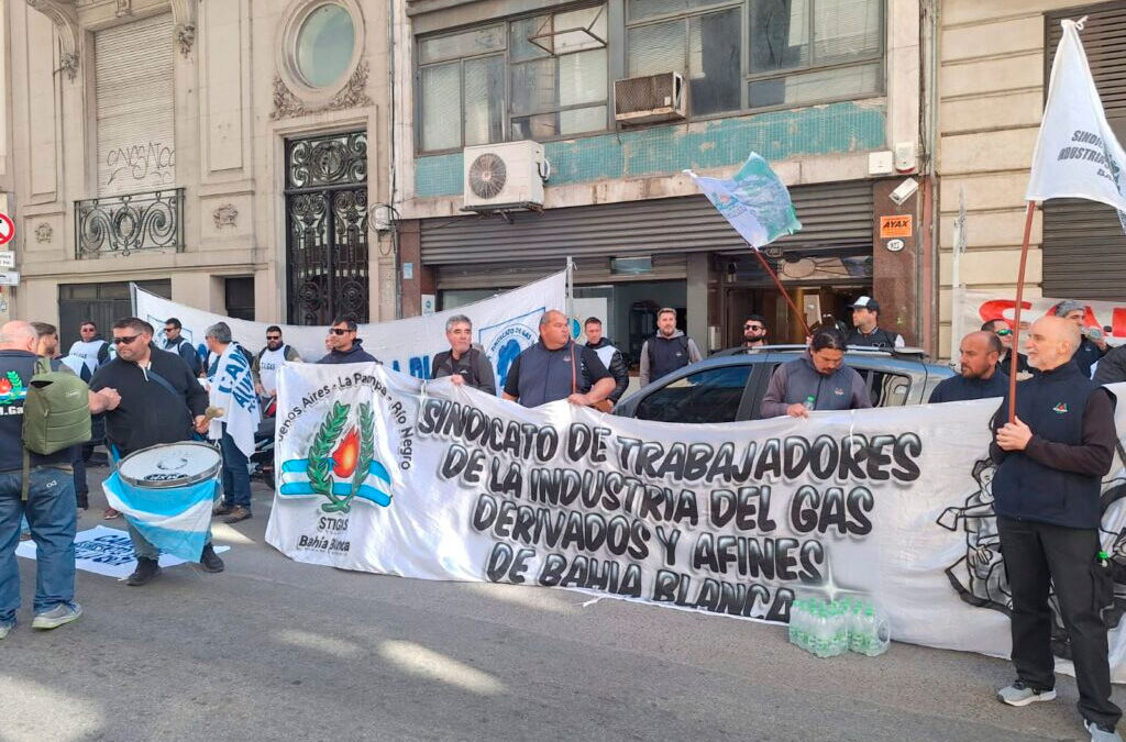 Trabajadores de STIGAS viajan a CABA para reclamar a Camuzzi que vuelva a la mesa paritaria